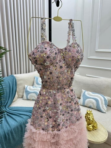 فستان سهره تل المزين بالتطريز مزين بالطبقات