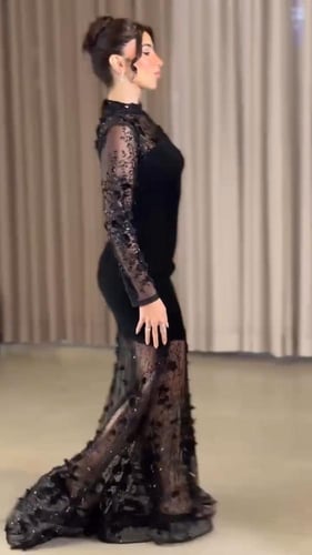 فستان سهره باربي وتل مزين بالورود والتطريز