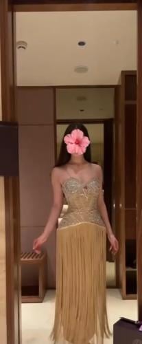 فستان سهره باربي المزين بالتطريز اليدوي مزين بالهد...