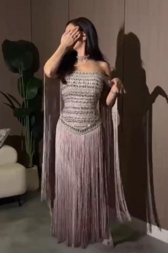فستان سهره باربي المزين بالتطريز اليدوي مزين بالهدب