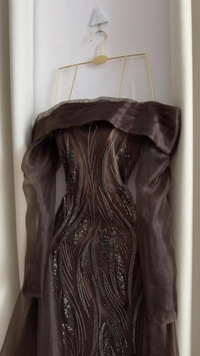 فستان سهره المزين بالتطريز خرز