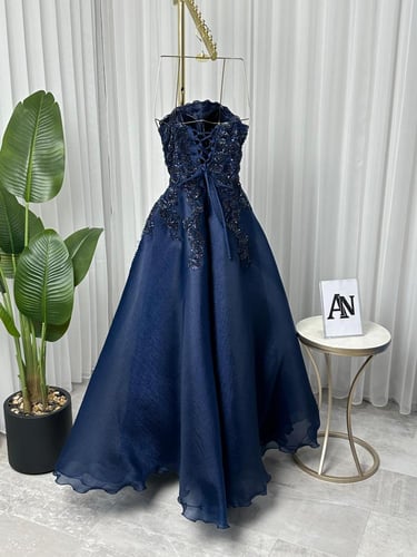 فستان سهره جازار دبل كلوش المزين بالكلفه المطرزه ي...