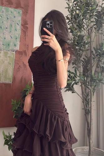 Chiffon Georgette Mocha dress decorated with layers in an elegant and harmonious way