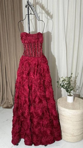 فستان سهره مورد كلوش كورسيه مزين بالتطريز اليدوي