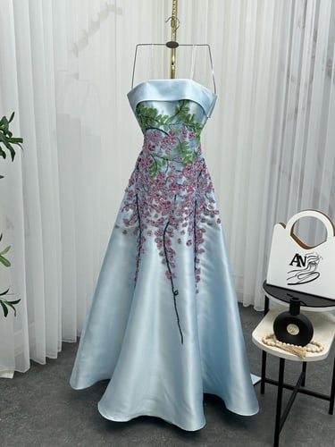 فستان ميكادو المزين بالكلفه المطررزه تطريز راقي