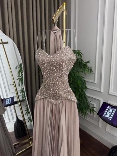 فستان سهره صدر كلفه مطرزه وشيفون جورجيت المزين بال...