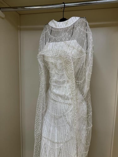 فستان سهره تل المزين بالخرز واللول بشمل كثيف