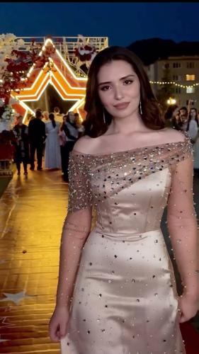 فستان سهره تفته لمعه تل مزين بالتطريز فصوص وكرستال...