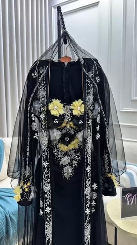 جلابيه سهره الخامه باربي وتل المزينه بالتطريز اليد...