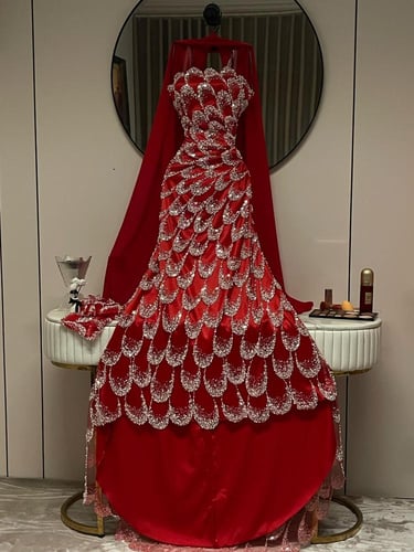 فستان سهره فخم تل المزينه بالتطريز خرز