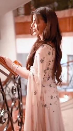 فستان سهره شيفون جورجيت وتل المزين بالتطريز اليدوي...