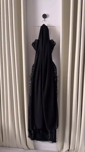 فستان سهره فخم المزين بالتطريز