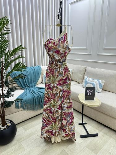 فستان سهره كلفه مطرزه بطانه لبانه استرتش