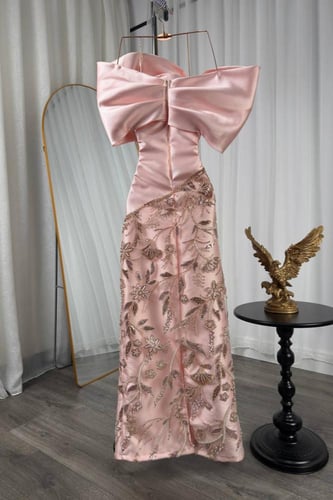 فستان ميكادو وكلفه مزينه بالتطريز