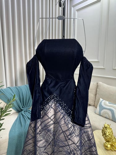 فستان سهره مخمل وتل المزين بالتطريز