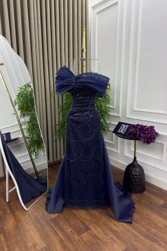 فستان سهره المزين بالكلفه المطرزه ذيل اورجنزا