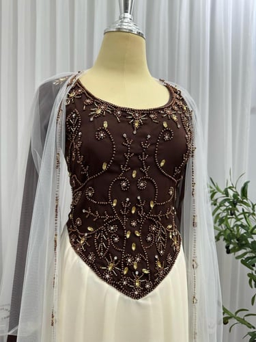 جلابيه باربي وشيفون جورجيت وتل المزينه بالتطريز ال...