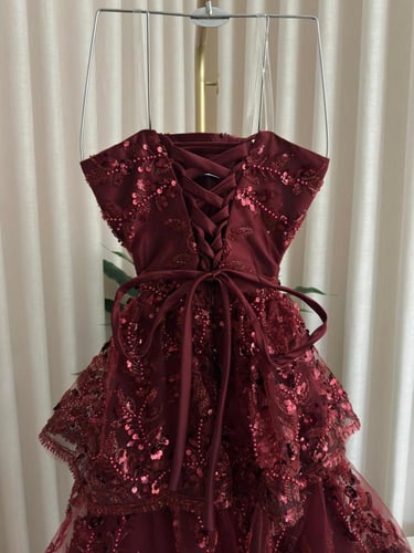 فستان سهره مزين بالتطريز كلف ولول مزين بالطبقات