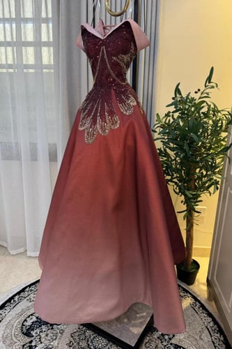 فستان ميكادو مموج دبل كلوش المزين بالكلفه خرز