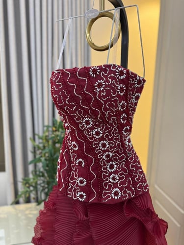 فستان باربي المزين بالتطريز اليدوي شك وجازار بوليس...