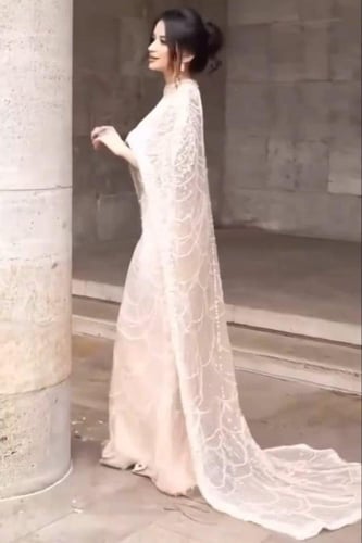 فستان سهره تل المزين بالخرز واللول بشمل كثيف