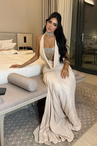 فستان سهره باربي المزين بالتطريز