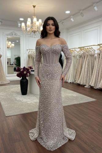 فستان سهره كلفه مزينه بالتطريز بطانه باربي