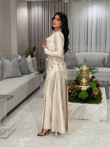 فستان شانتون المزين بالتطريز اليدوي