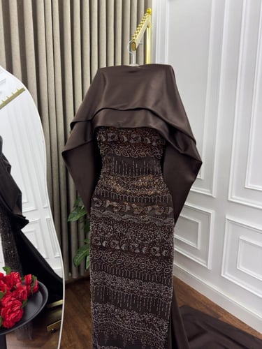 فستان سهره تل المزين بالخرز ذيل تفته