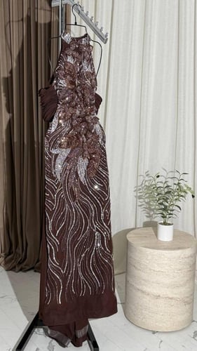 فستان سهره المزين بالتطريز خرز وشك وتطريز يدوي