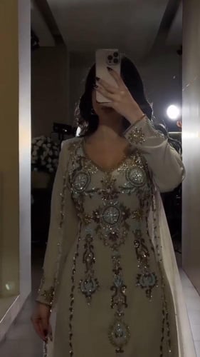 جلابيه قطعتين الخامه باربي بشت تل المزينه بالتطريز...