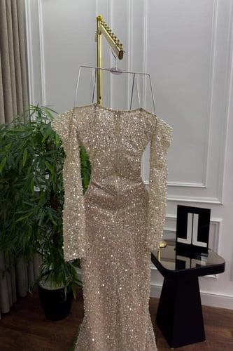 فستان سهره فخم المزين بالتطريز