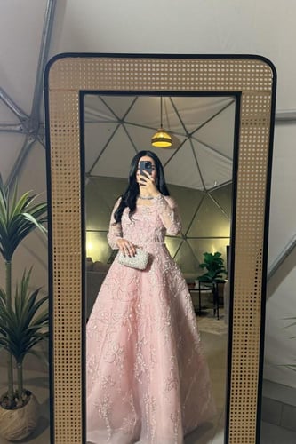 فستان سهره فخم المزين بتطريز كمبيوتر