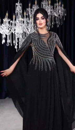 فستان شيفون جورجيت المزين بالتطريز اليدوي على القم...