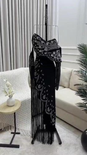 فستان سهره باربي المزين بالتطريز اليدوي الفخم مزين...