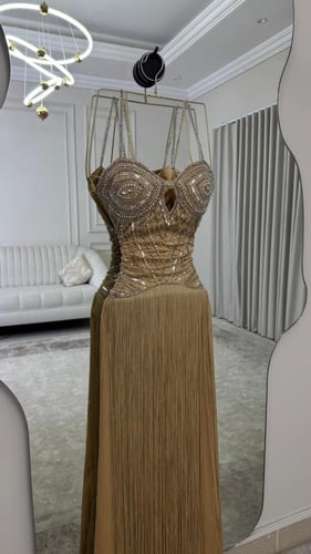 فستان سهره باربي المزين بالتطريز اليدوي مزين بالهد...