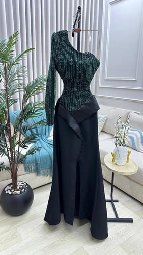 فستان سهره باربي المزين بالكلفه المطرزه