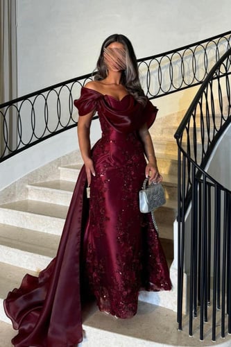 فستان سهره ميكادو وجازار المزين بالورود