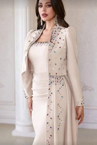 فستان باربي بجاكيت المزين بالتطريز اليدوي