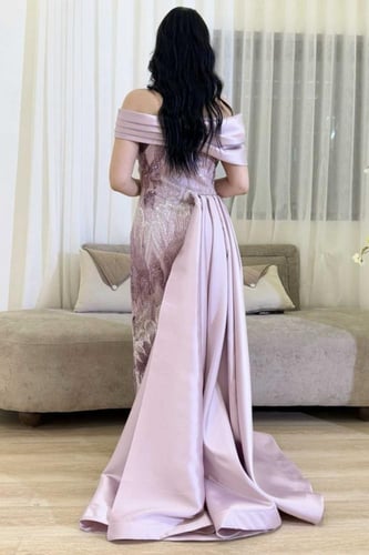 فستان سهره تل المزين بالتطريز خرز ذيل ميكادو