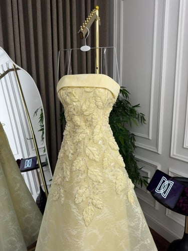 فستان سهره دانتيل المزين بالكلفه المطرزه بطانه وجي...