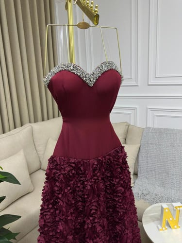 فستان سهره صدر باربي المزين بالتطريز اليدوي وقماش...