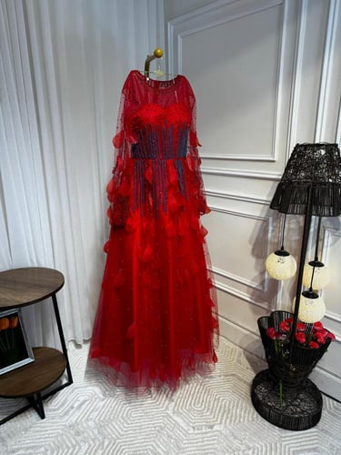 فستان سهره تل دبل كلوش المزين بقصات اورحنزاء ليزر...