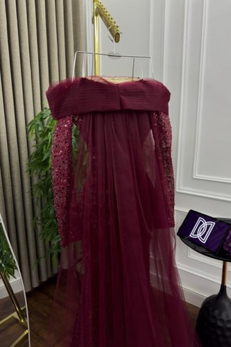 فستان سهره دانتيل المزين بالتطريز ذيل تل