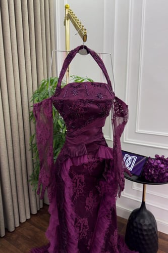 فستان سهره دانتيل المزين بالتطريز اليدوي