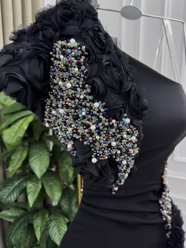 فستان سهره اسود باربي وكلفه ورود المزين بالتطريز ا...