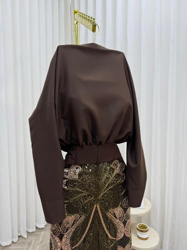 فستان باربي المزين بالكلفه الخرز وترتر