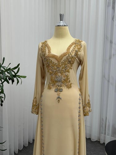 جلابيه شيفون جورجيت وتل المزينه بالتطريز اليدوي عل...