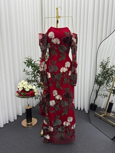 فستان تل على حرير المزين بالتطريز فصوص زاركون