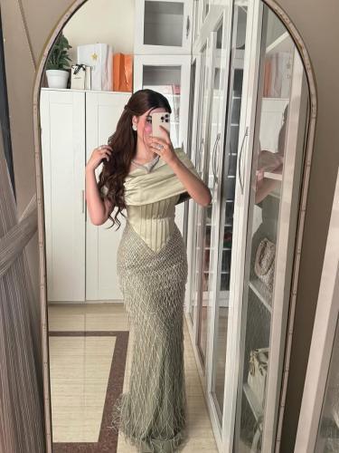 فستان سهره المزين بالكلفه المطرزه